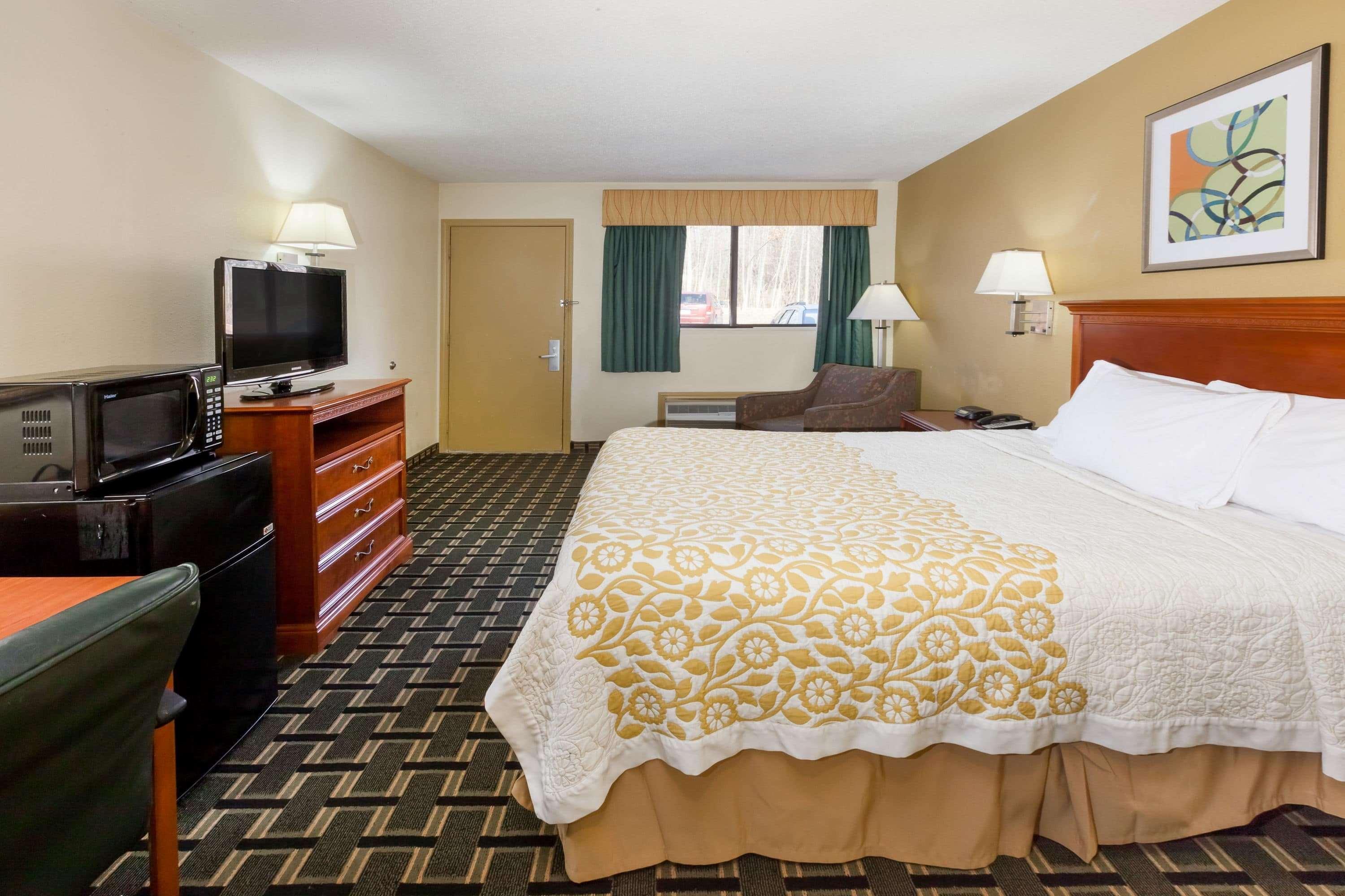 Days Inn By Wyndham Kent - Akron Buitenkant foto