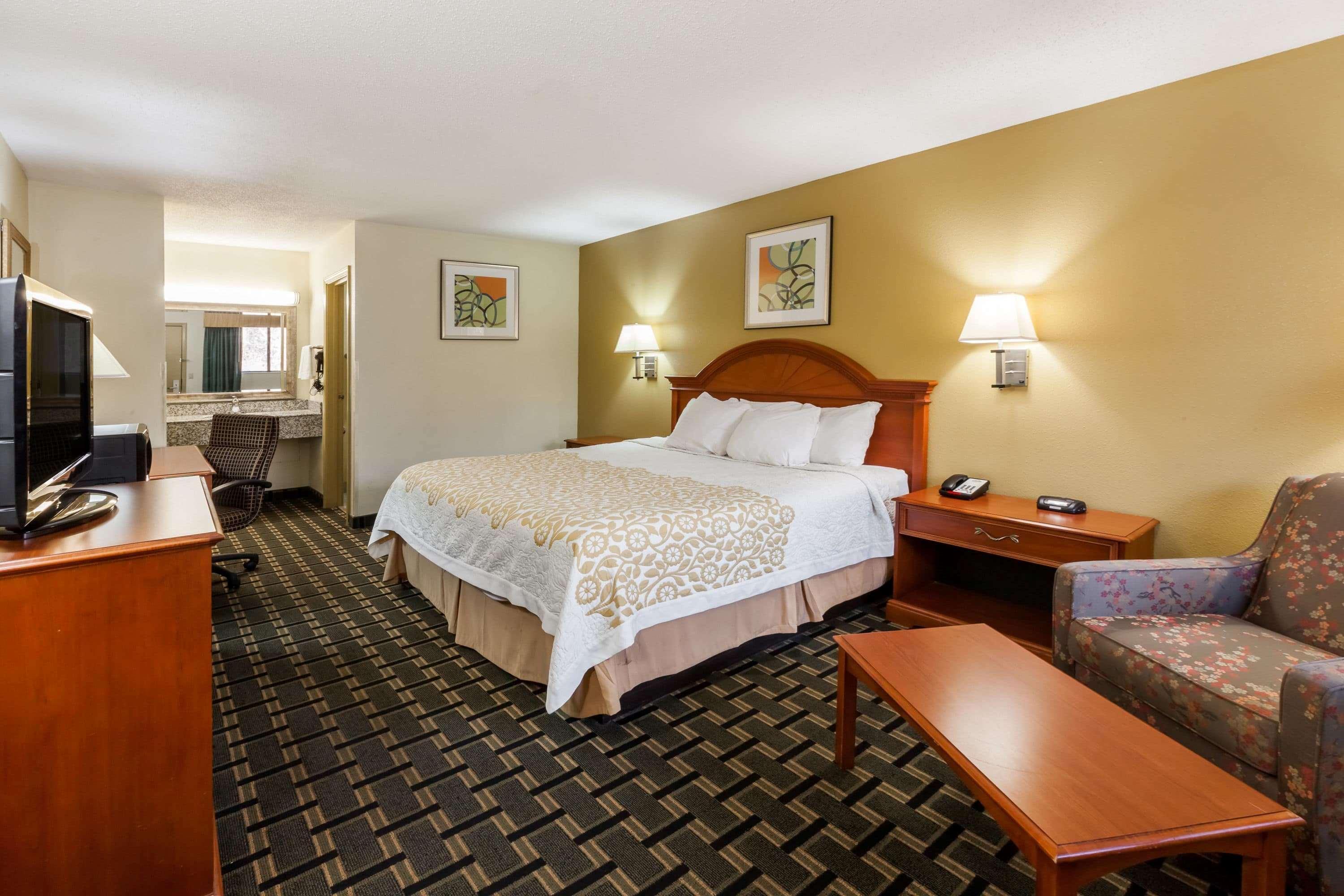 Days Inn By Wyndham Kent - Akron Buitenkant foto