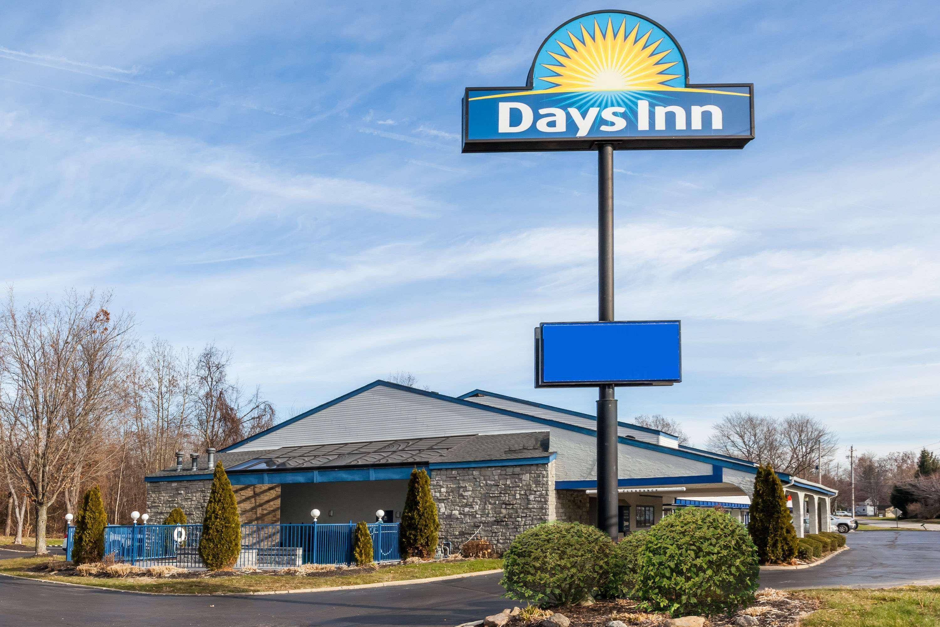 Days Inn By Wyndham Kent - Akron Buitenkant foto