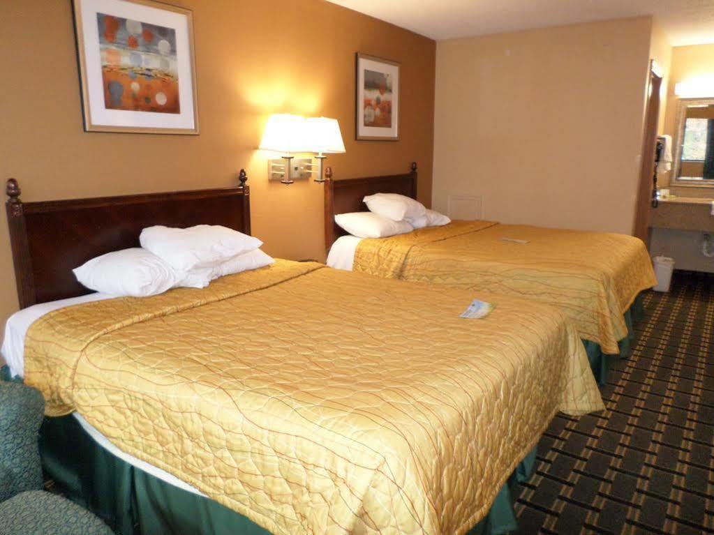 Days Inn By Wyndham Kent - Akron Buitenkant foto