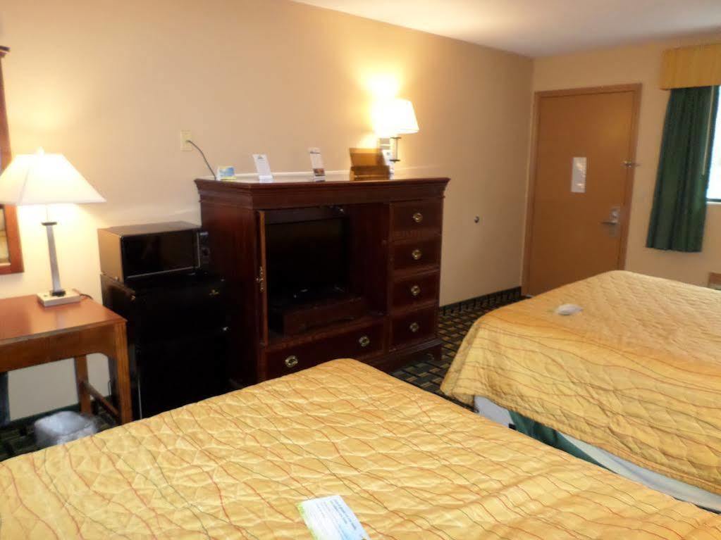 Days Inn By Wyndham Kent - Akron Buitenkant foto