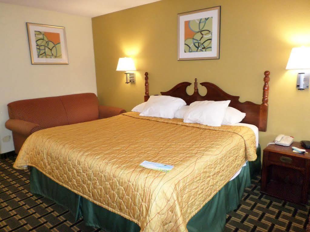 Days Inn By Wyndham Kent - Akron Buitenkant foto