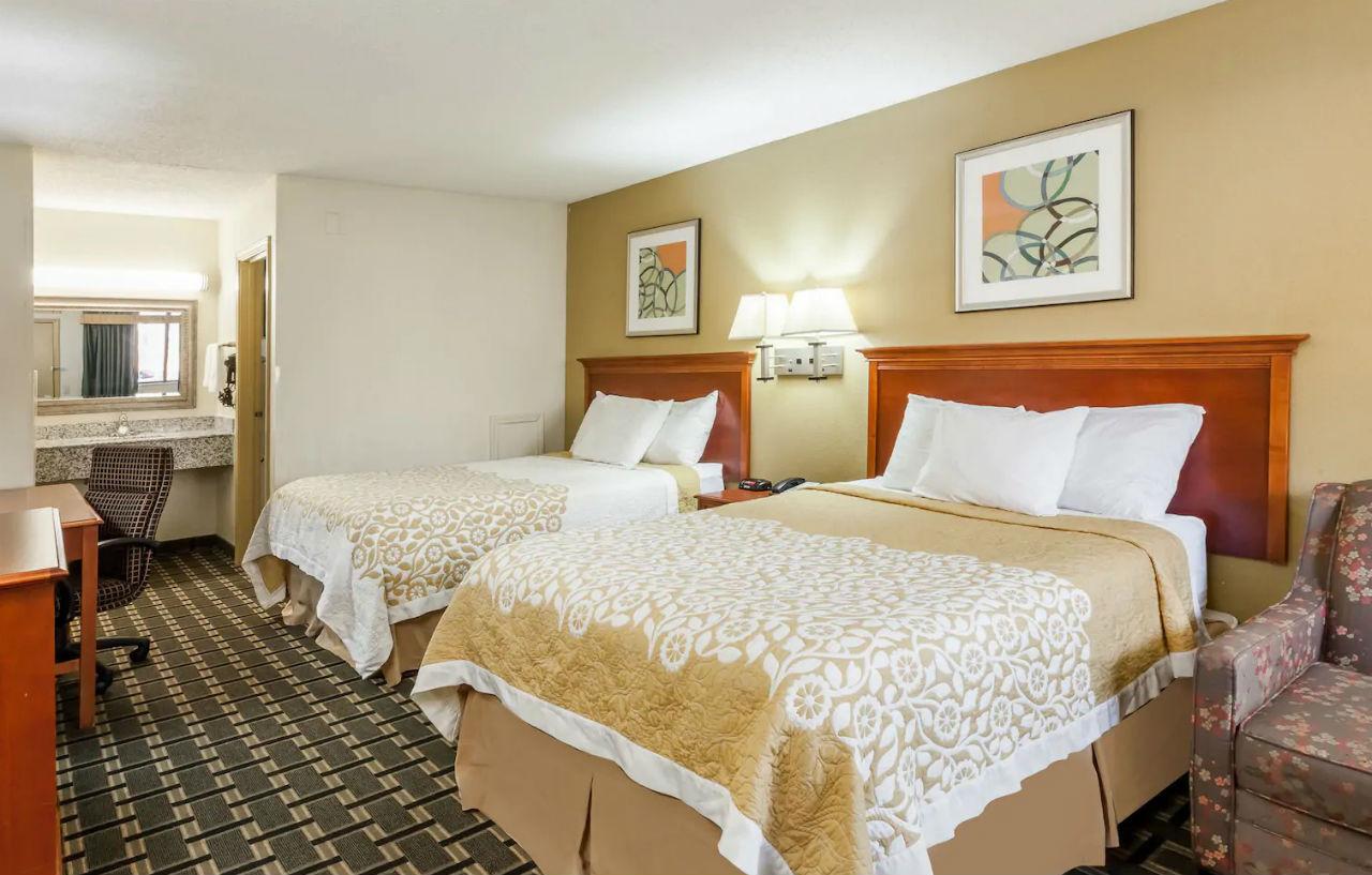 Days Inn By Wyndham Kent - Akron Buitenkant foto